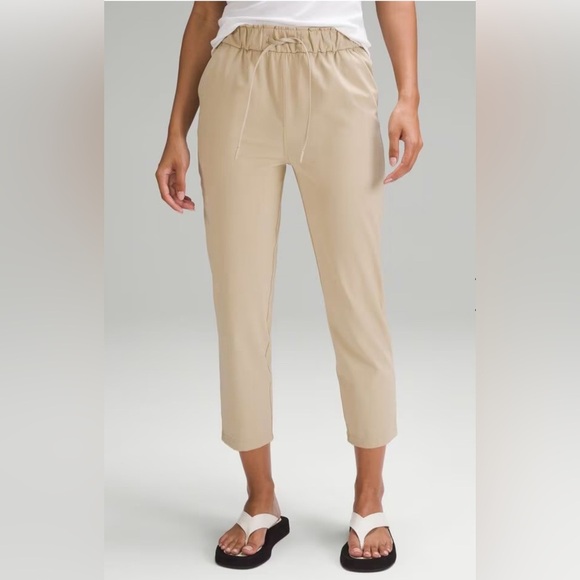 Lululemon Stretch High-Rise Cropped Pant 23" Tan Sz 10 - Picture 13 of 13